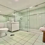 Charming 2-bedroom In Appartement *