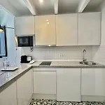Appartement Charming 2-bedroom In Porto
