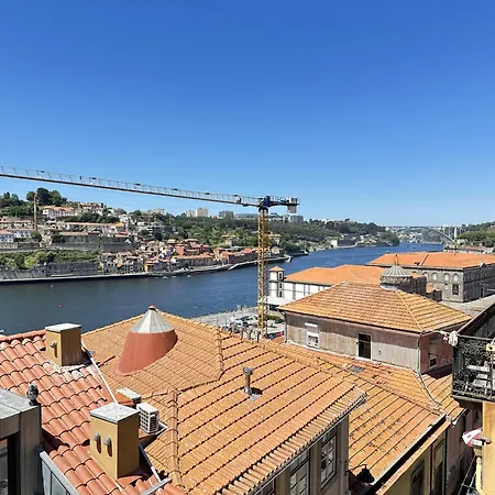 Apartment Charming 2-bedroom In